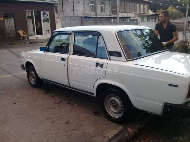 LADA (VAZ) 2107 1999, 120,000 km - 1.6 л - Qax