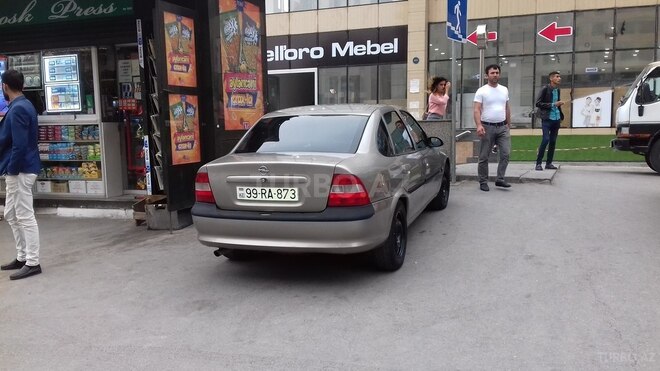 Opel Vectra 1997, 255,355 km - 1.8 l - Bakı