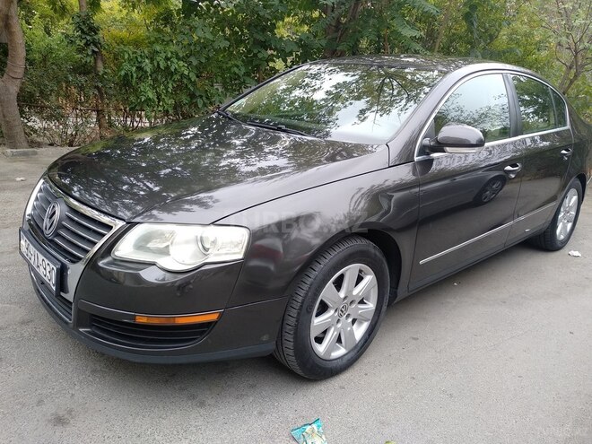 Volkswagen Passat 2005, 280,000 km - 2.0 л - Bakı