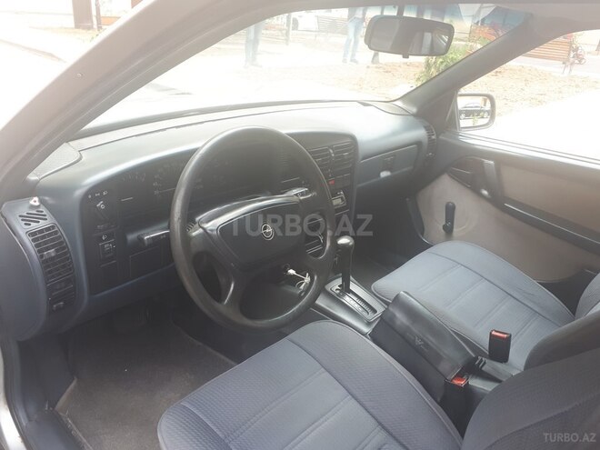Opel Omega 1987, 198,700 km - 2.0 l - Bakı