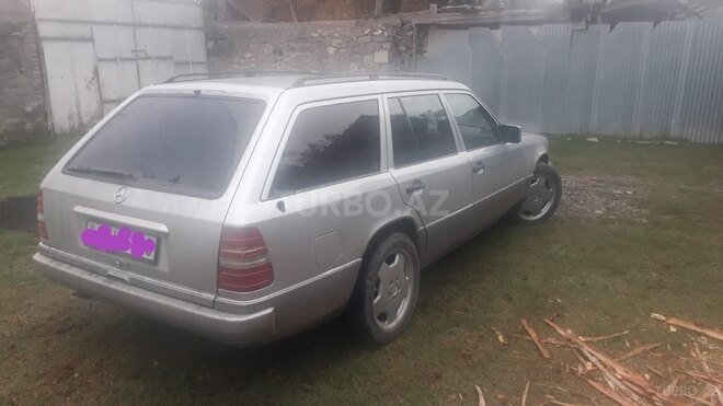 Mercedes E 200 1995, 238,000 km - 2.0 l - Qax