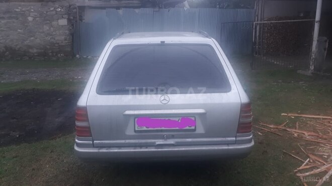 Mercedes E 200 1995, 238,000 km - 2.0 l - Qax