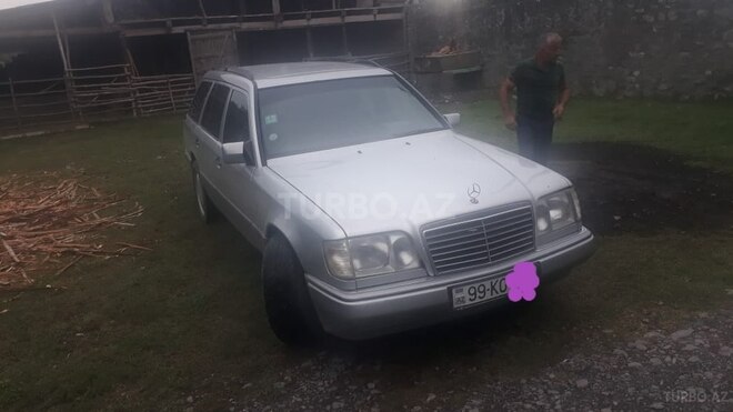 Mercedes E 200 1995, 238,000 km - 2.0 l - Qax