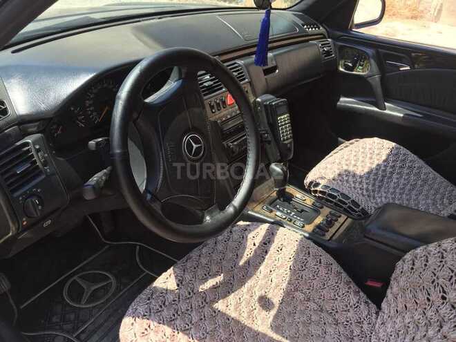 Mercedes E 240 1997, 304,500 km - 2.4 l - Bakı