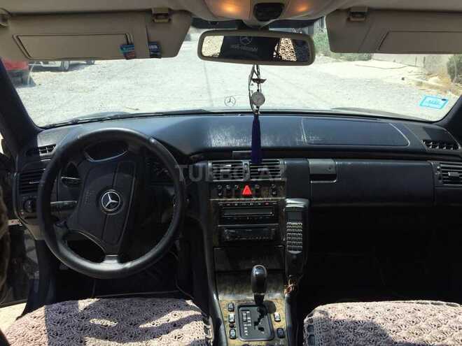 Mercedes E 240 1997, 304,500 km - 2.4 l - Bakı