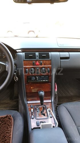 Mercedes E 240 1998, 280,566 km - 2.4 l - Sumqayıt