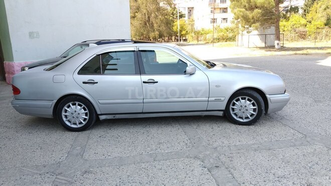 Mercedes E 240 1998, 280,566 km - 2.4 l - Sumqayıt