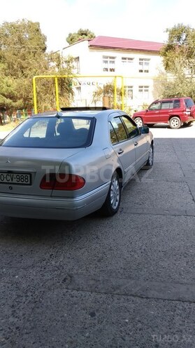 Mercedes E 240 1998, 280,566 km - 2.4 l - Sumqayıt