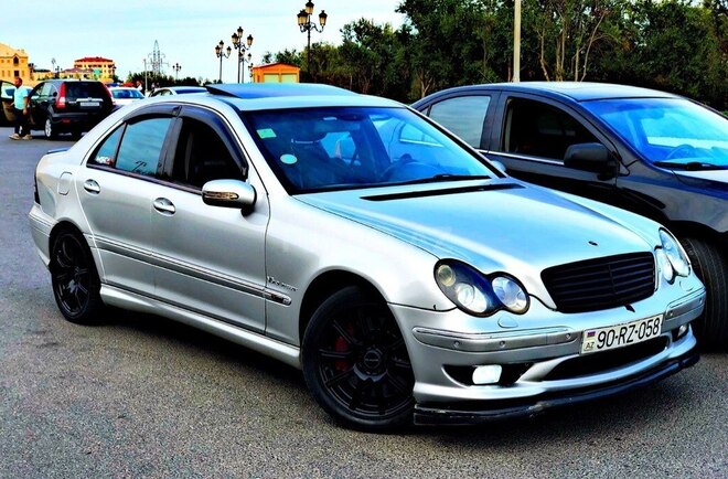 Mercedes C 32 AMG 2004, 271,000 km - 3.2 l - Bakı