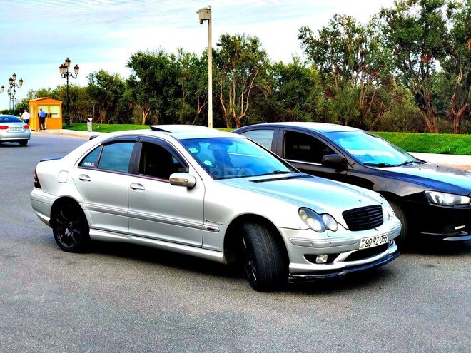 Mercedes C 32 AMG 2004, 271,000 km - 3.2 l - Bakı