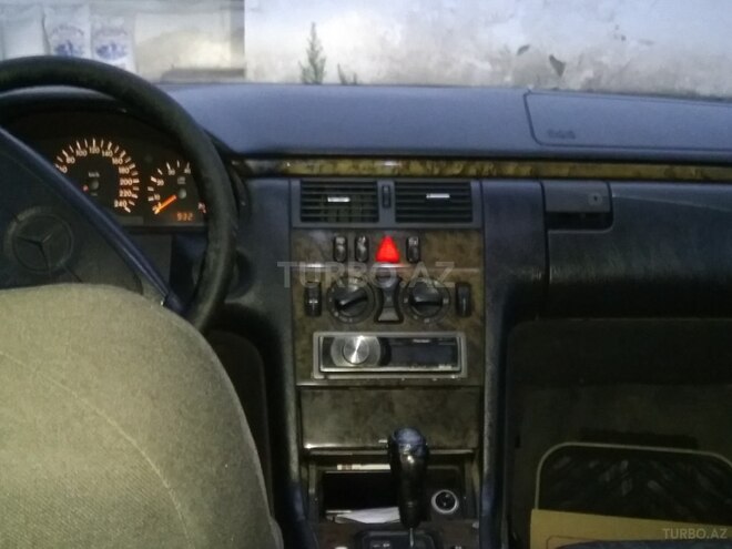 Mercedes E 230 1996, 380,000 km - 2.3 l - Mingəçevir