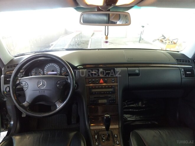 Mercedes E 260 2000, 333,000 km - 2.6 l - Mingəçevir