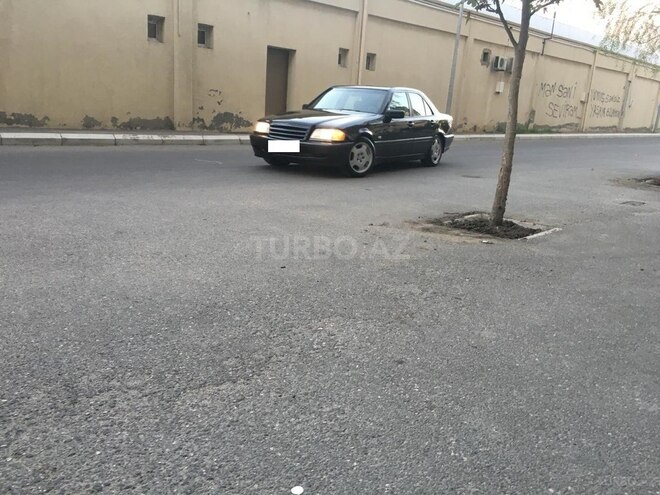 Mercedes C 220 1998, 282,000 km - 2.2 l - Bakı