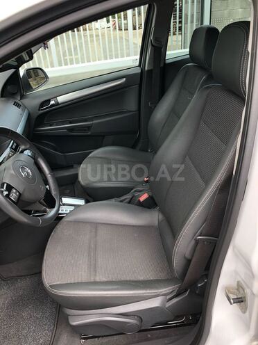 Opel Astra 2009, 130,000 km - 1.9 l - Bakı