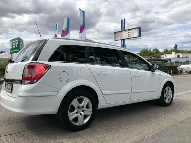Opel Astra 2009, 130,000 km - 1.9 l - Bakı