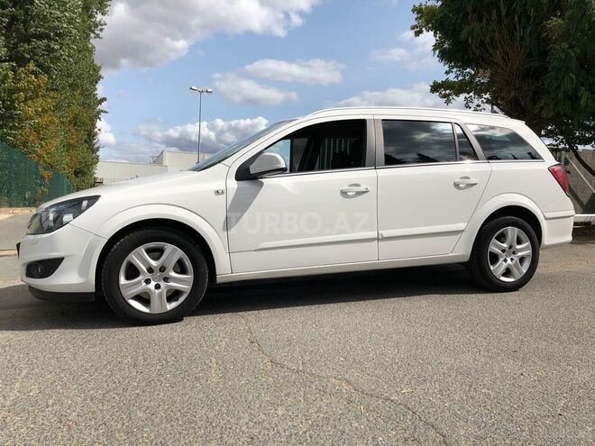 Opel Astra 2009, 130,000 km - 1.9 l - Bakı