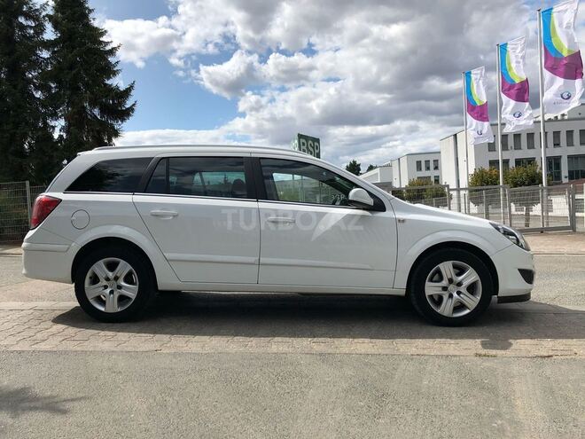 Opel Astra 2009, 130,000 km - 1.9 l - Bakı