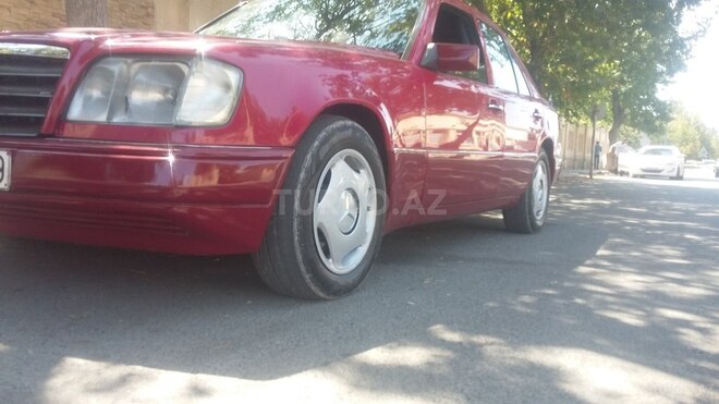 Mercedes E 280 1992, 286,651 km - 2.8 l - Gəncə
