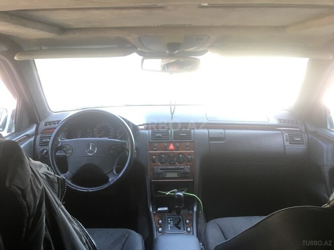 Mercedes E 280 1997, 380,000 km - 2.8 l - Bakı