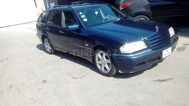 Mercedes C 220 1999, 290,000 km - 2.2 l - Bakı