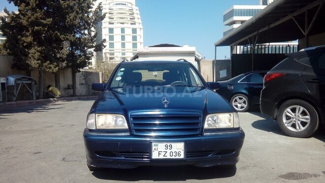 Mercedes C 220 1999, 290,000 km - 2.2 l - Bakı