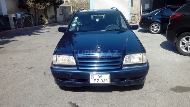 Mercedes C 220 1999, 290,000 km - 2.2 l - Bakı