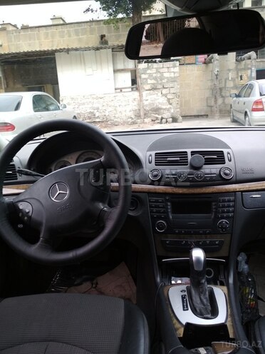 Mercedes E 220 2006, 239,000 km - 2.2 л - Bakı