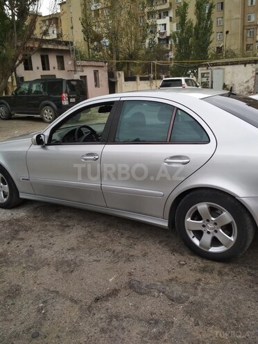 Mercedes E 220 2006, 239,000 km - 2.2 л - Bakı