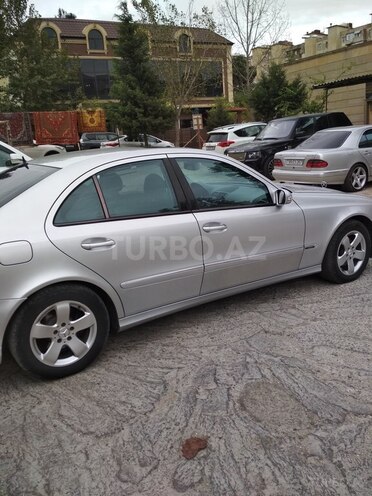 Mercedes E 220 2006, 239,000 km - 2.2 л - Bakı