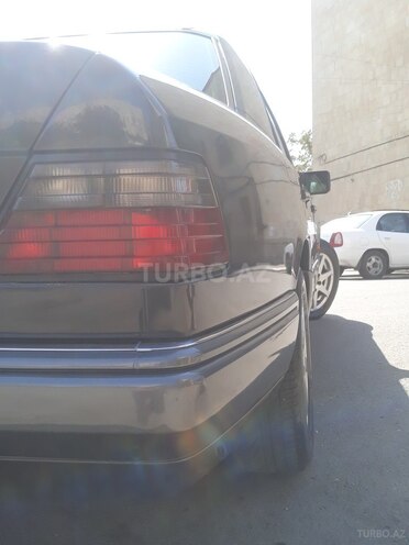 Mercedes E 200 1994, 325,000 km - 2.0 l - Bakı