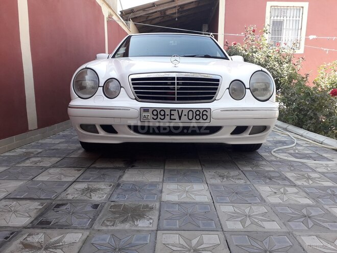 Mercedes E 220 2001, 271,456 km - 2.2 л - Sumqayıt
