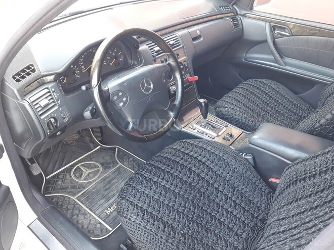 Mercedes E 220 2001, 271,456 km - 2.2 л - Sumqayıt