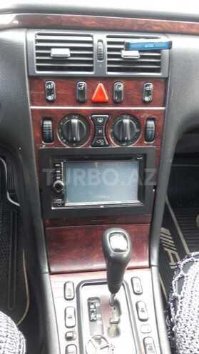 Mercedes E 220 2001, 415,000 km - 2.2 l - Bakı