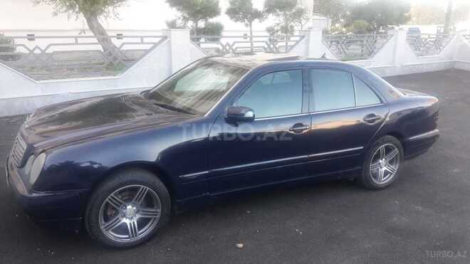 Mercedes E 220 2001, 415,000 km - 2.2 l - Bakı