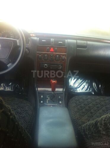 Mercedes E 200 1996, 180,000 km - 2.0 l - Mingəçevir