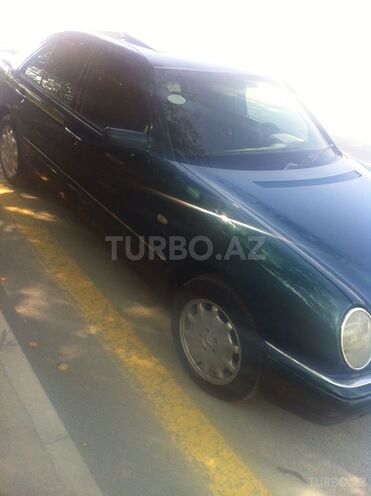 Mercedes E 200 1996, 180,000 km - 2.0 l - Mingəçevir