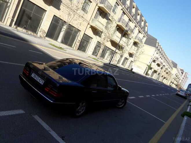 Mercedes E 270 1999, 273,000 km - 2.7 l - Bakı