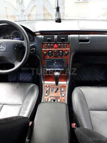 Mercedes E 320 2000, 215,000 km - 3.2 l - Bakı
