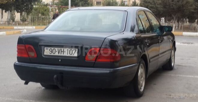 Mercedes E 220 1997, 538,000 km - 2.2 l - Sumqayıt
