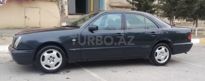 Mercedes E 220 1997, 538,000 km - 2.2 l - Sumqayıt