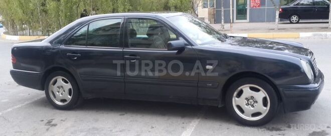 Mercedes E 220 1997, 538,000 km - 2.2 l - Sumqayıt