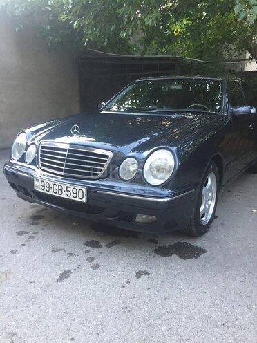 Mercedes E 220 2001, 295,000 km - 2.2 l - Bakı