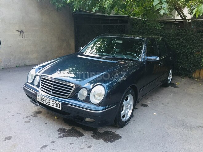 Mercedes E 220 2001, 295,000 km - 2.2 l - Bakı