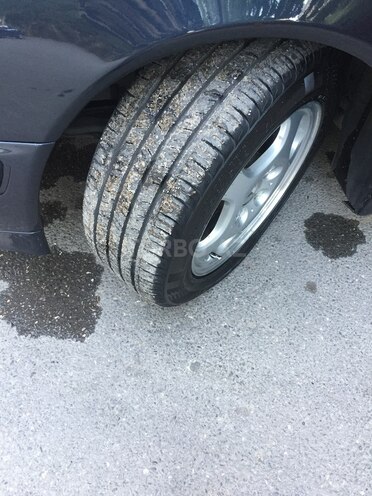 Mercedes E 220 2001, 295,000 km - 2.2 l - Bakı