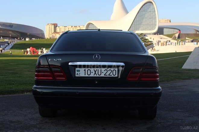 Mercedes E 320 1999, 380,000 km - 3.2 л - Bakı