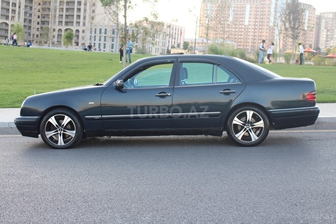 Mercedes E 320 1999, 380,000 km - 3.2 л - Bakı