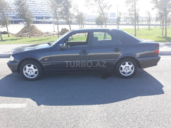 Mercedes C 240 2000, 238,000 km - 2.4 l - Bakı