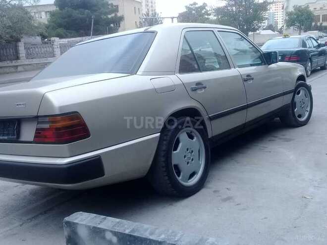 Mercedes E 300 1990, 260,000 km - 3.0 л - Bakı