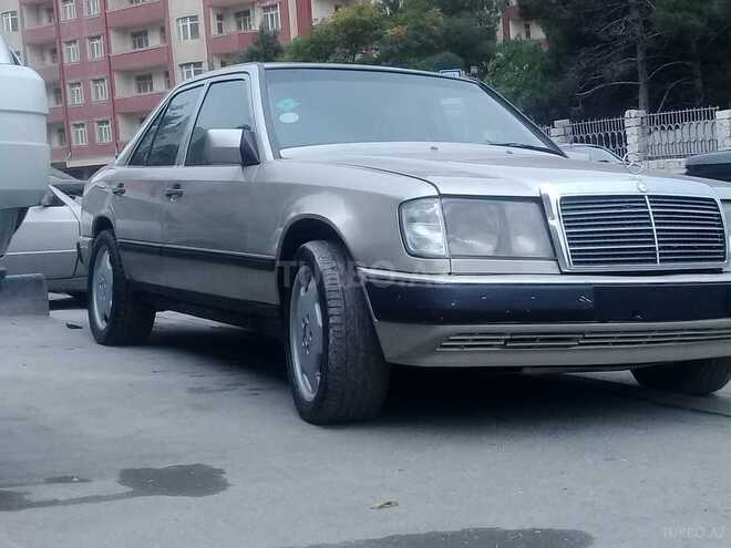 Mercedes E 300 1990, 260,000 km - 3.0 л - Bakı
