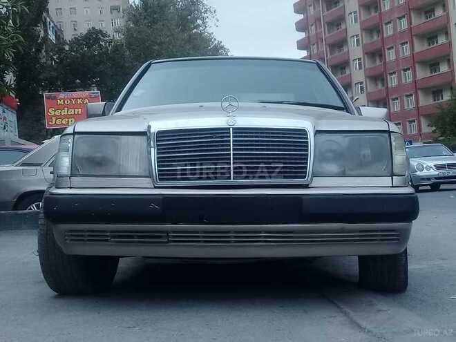 Mercedes E 300 1990, 260,000 km - 3.0 л - Bakı